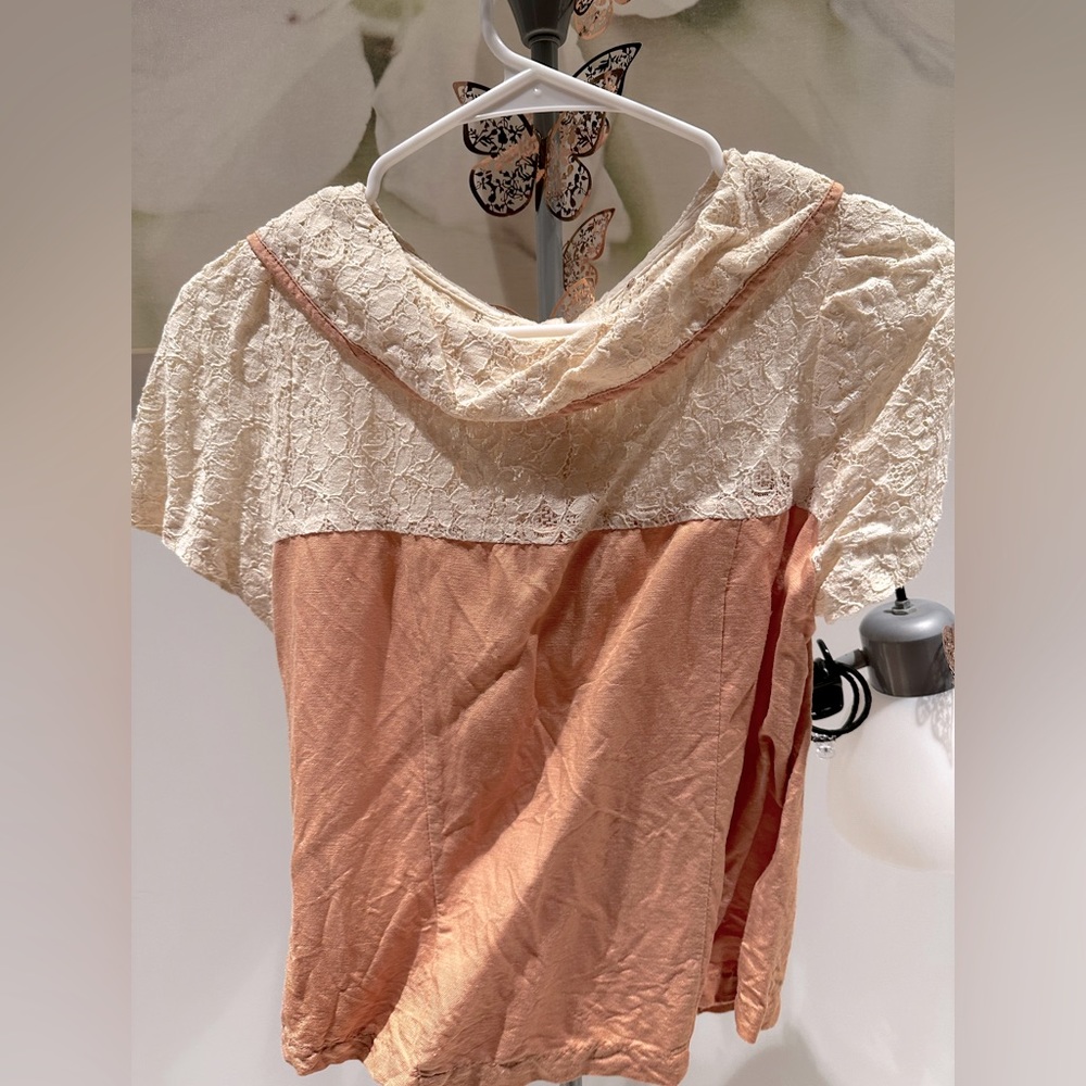 Lace cropped top with buttons in the back